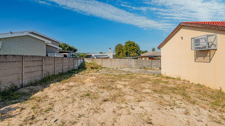 3 Bedroom Property for Sale in Loucharmante Western Cape